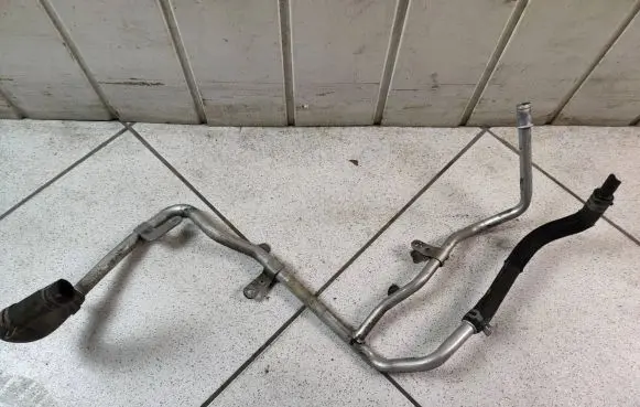 Jeep Grand Cherokee Engine coolant pipe/hose