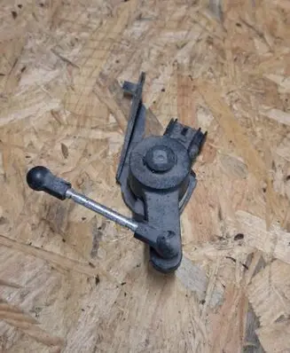 Dodge RAM Suspension ride height/mode switch 68277070AD