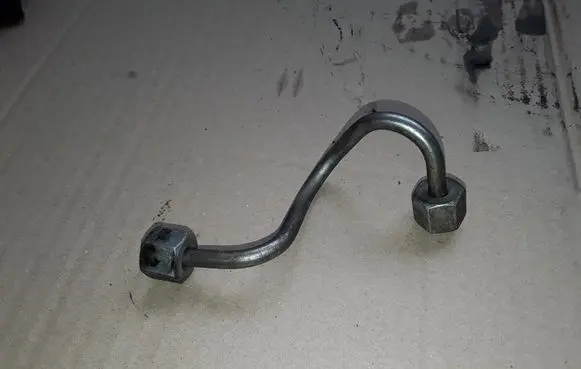 Chevrolet Captiva Fuel injector supply line/pipe 10527