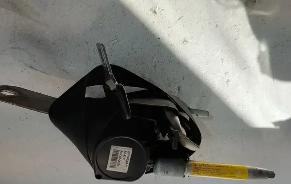 Chrysler Voyager Front seatbelt 570188099H