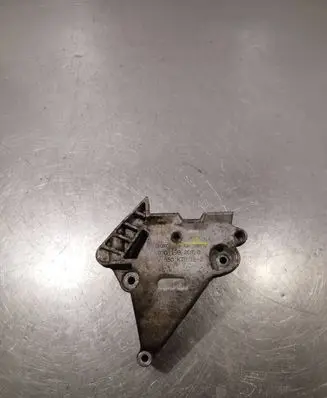 Audi A3 S3 8P Engine mounting bracket 03G199207G V550KTS122