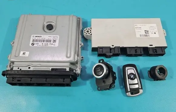 BMW 7 F01 F02 F03 F04 Engine control unit/module ECU 8516754 IMPRK1597165