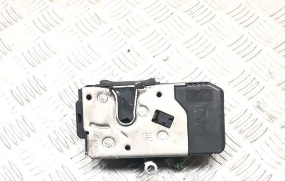 Opel Corsa C Front door lock 24434881