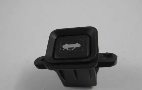 Honda CR-V Tailgate/boot open switch button 