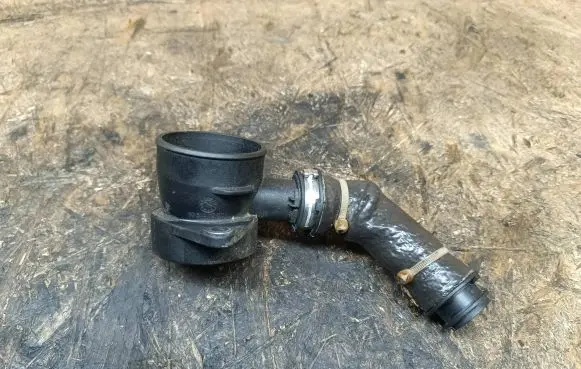 Breather/breather pipe/hose