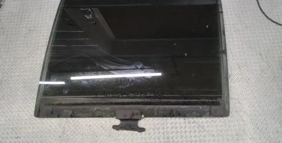 Chrysler Pacifica Rear door window glass