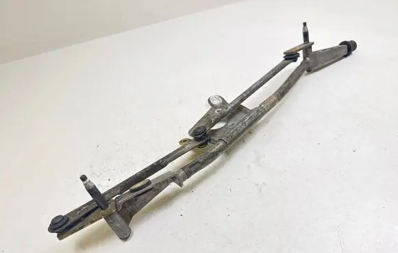 Volvo S60 Front wiper linkage 182395