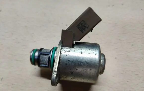 Infiniti Q50 Fuel pressure sensor 28233374