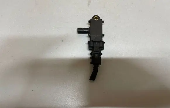 Opel Astra J Crankshaft position sensor 55566186