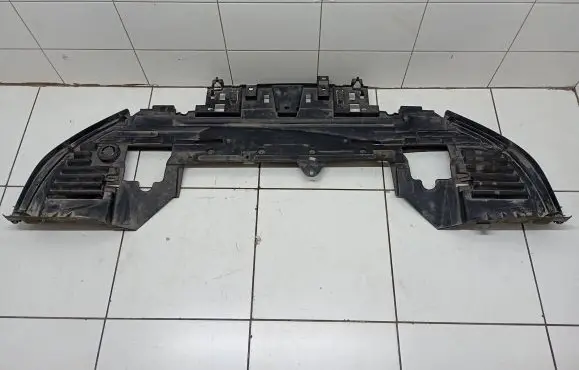 Front bumper skid plate/under tray