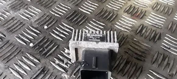 Nissan Qashqai Glow plug pre-heat relay 9640469680