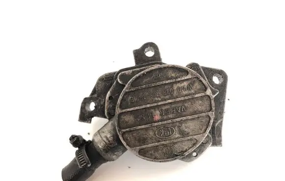 Skoda Octavia Mk1 (1U) Vacuum pump 038145101B