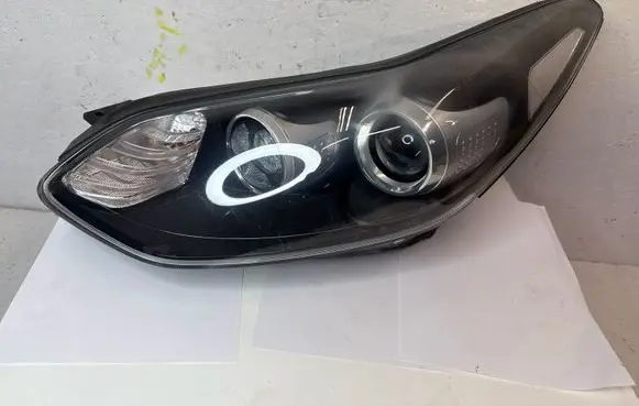 KIA Sportage Headlight/headlamp 92101F1010