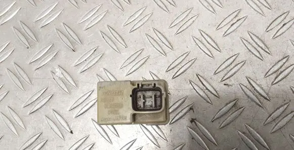 Lexus RX 300 Light washer relay 8594248010