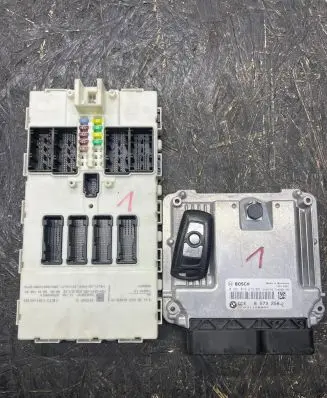 BMW 1 F20 F21 Engine ECU kit and lock set 8573258 1039S61195 0281019679