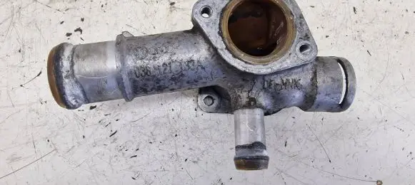 Volkswagen Golf IV Engine coolant pipe/hose 038121133A