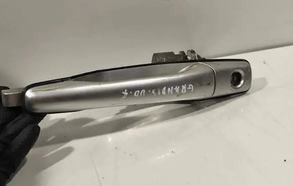 Mitsubishi Lancer Front door exterior handle MR526105
