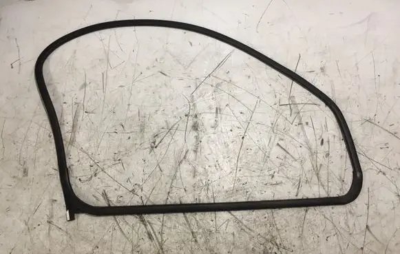 Opel Vivaro Rubber seal front door window/glass X82M861