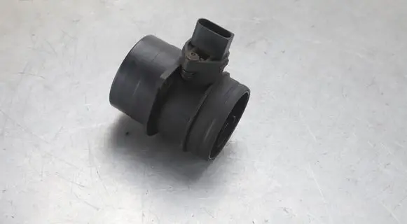 Volkswagen Touran I Mass air flow meter 074906461B 0281002461