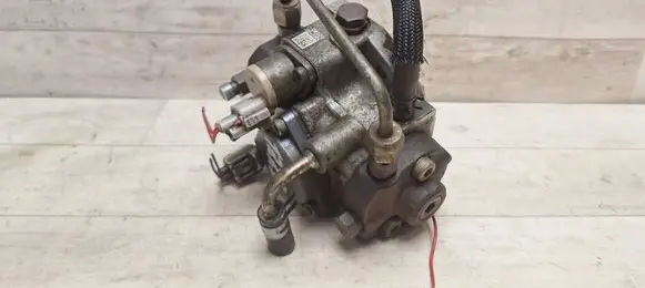 Toyota Avensis T250 Fuel injection high pressure pump 221000R020 HU2940000304