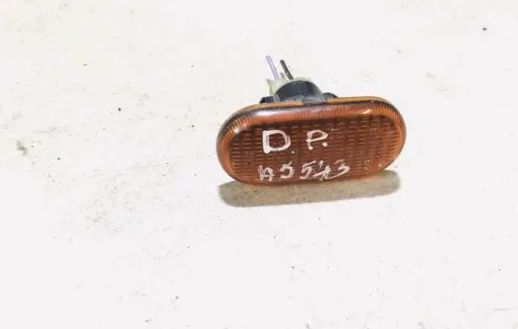 Renault Laguna I Front fender indicator light