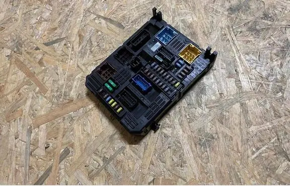 Peugeot 2008 II Fuse box set 9855665280