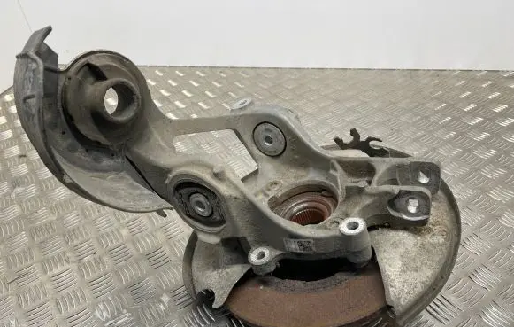Rear wheel hub