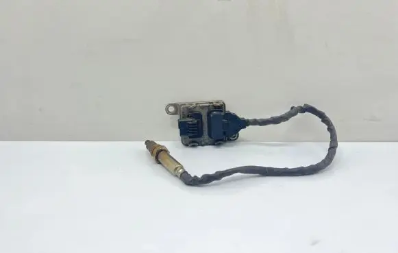 Mercedes-Benz E W238 Lambda probe sensor A0009057108