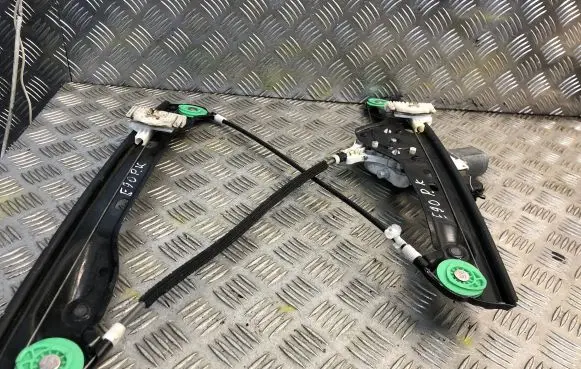 BMW 3 E90 E91 Front door electric window regulator 7060265