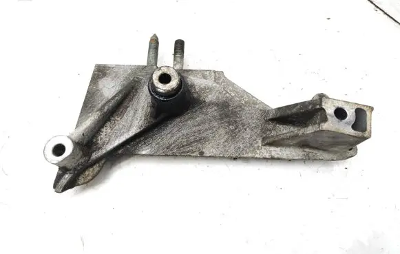 Hyundai Sonata Engine mounting bracket DSM