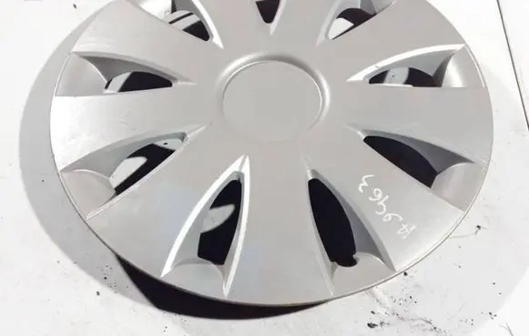 Citroen Xsara Picasso R15 wheel hub/cap/trim 