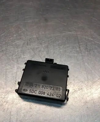 Mercedes-Benz E W211 Rain sensor A2118202285 73628102 5DC00842402