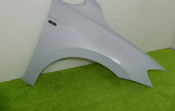 Volkswagen Golf Sportsvan Fender 510821106