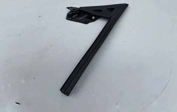 Chevrolet Camaro Front door glass trim molding 84271149 23115068
