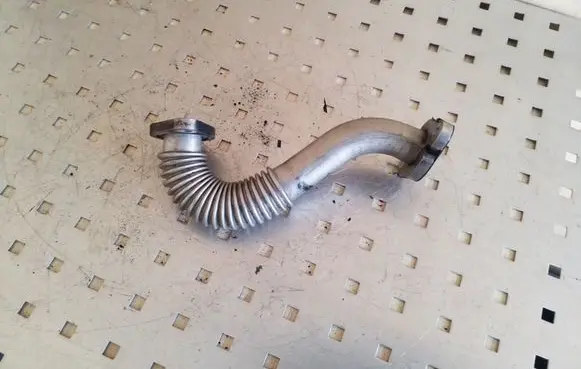 Nissan Qashqai+2 EGR valve line/pipe/hose