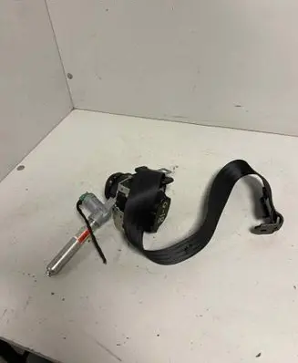 Volvo V50 Rear seatbelt 8639551