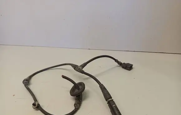 Volkswagen Golf V ABS brake wheel speed sensor 