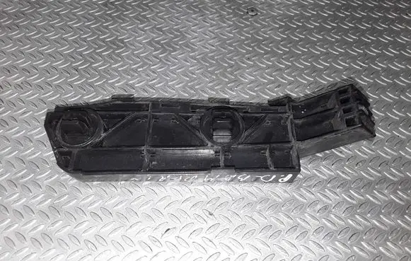 Honda CR-V Front bumper mounting bracket