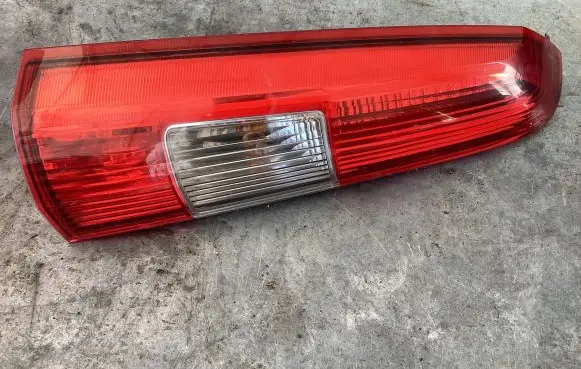 Volvo V70 Rear/tail lights 9154493