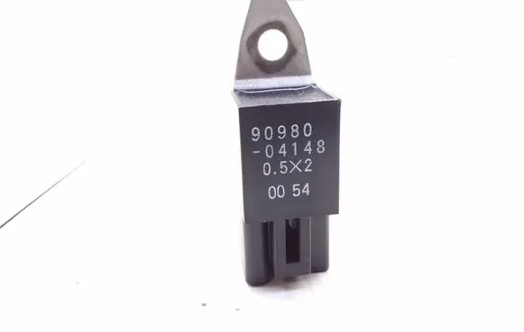 Toyota Yaris Hazard warning light relay 9098004148
