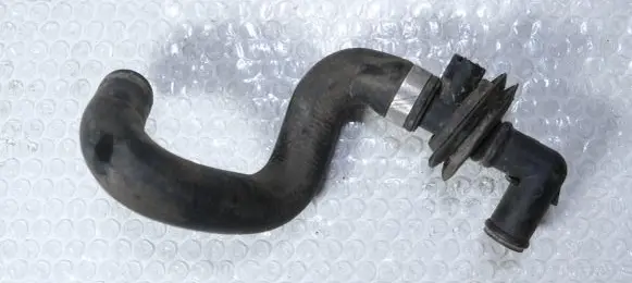 Audi A8 S8 D3 4E Engine coolant pipe/hose 4E1819672A