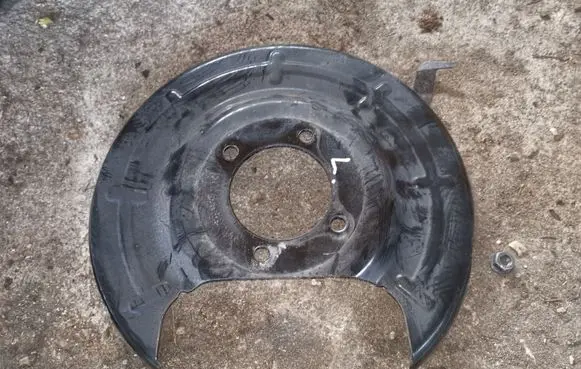 Buick Encore I Rear brake disc plate dust cover 