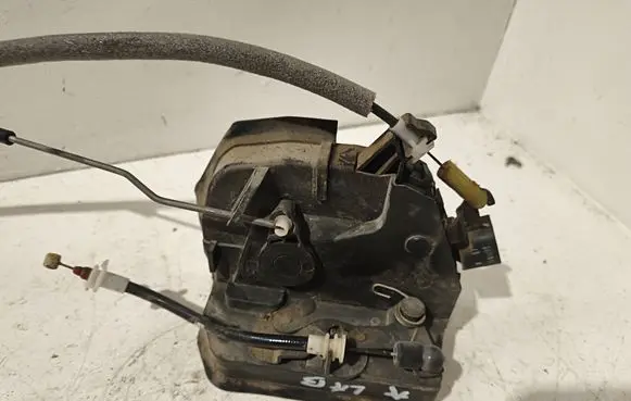 BMW X5 E53 Rear door lock 402601