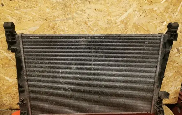 Opel Corsa D Coolant radiator 871360500 44092670 877660010