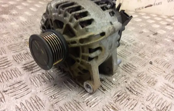 Ford Kuga II Generator/alternator AV6N10300MD