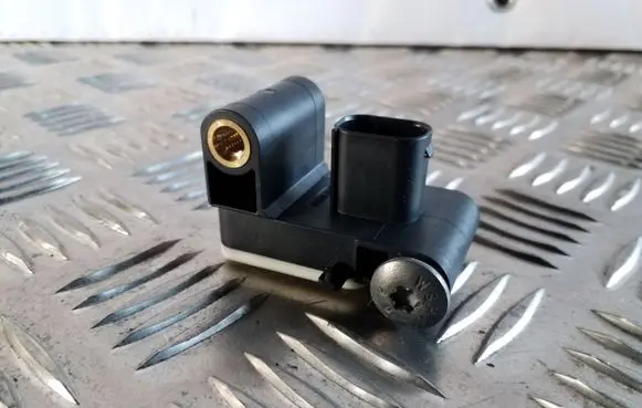 BMW X3 E83 Airbag deployment crash/impact sensor 6911003