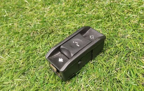 BMW 5 E60 E61 Sunroof switch 6907288 61316907288