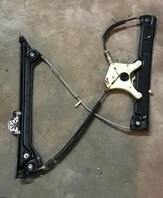 BMW 6 F06 Gran coupe Front door window regulator with motor 7275398