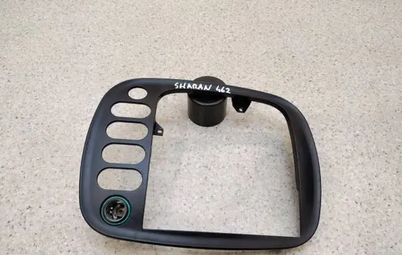 Volkswagen Sharan Radio/GPS head unit trim 7M0858105E