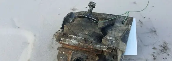 Audi A6 S6 C4 4A Engine mount bracket